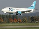 P�ist�n� boeingu 737 na leti�ti v Hradci Kr�lov�