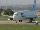 Boeing 737 na leti�ti v Hradci Kr�lov�