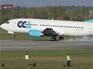 Boeing 737 p�ist�v� na leti�ti v Hradci Kr�lov�