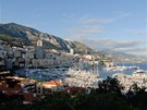 Pohled na pístav v Monaku a tvr Monte Carlo