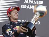 Sebastian Vettel se raduje z vtzstv ve Velk cen Japonska.