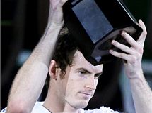 Andy Murray s trofej pro vtze turnaje v anghaji