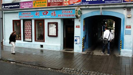 �ínská restaurace Chutné �t�stí le�í nedaleko lu�áneckého parku v Brn�