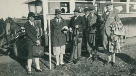 Takto vypadaly zájezdy golfist� z Prahy na Lí�nici v roce 1928.