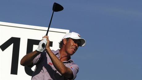 íslo odpalit dokazuje, e fotografie není zrcadlov obrácená, take zkuené oko pozná v Richardu Greenovi levorukého hráe.