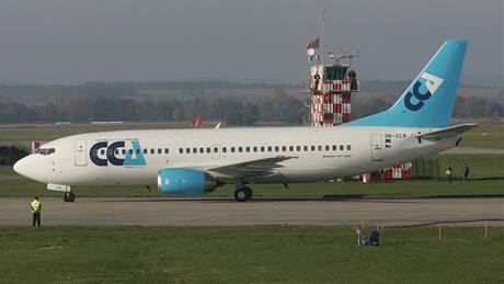 Boeing 737 na letišti v Hradci Králové
