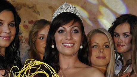 Miss Junior 2010 Samira Zylollarová s ostatními finalistkami