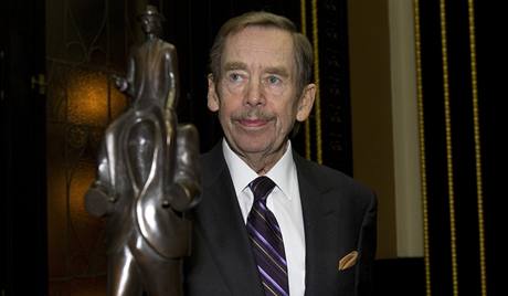 Dramatik, spisovatel a exprezident Václav Havel pevzal Cenu Franze Kafky