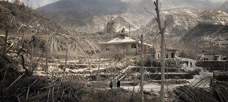Indonsk vesnice Kinahredo po erupci vulknu Mount Merapi. (27. jna 2010)