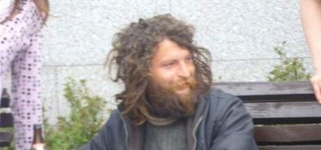 Jablonecký bezdomovec s pezdívkou Foukí má na Facebooku pes 4 tisíce fanouk.