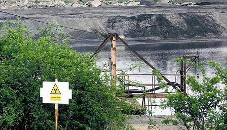 Bývalá chemická úpravna uranových rud MAPE v Mydlovarech na Českobudějovicku - odkalovací nádrž. 