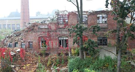 Ruina továrního komplexu v enov u Nového Jiína.