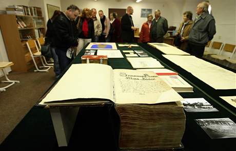 Největší kniha zlínského archivu, kterou jeho zaměstnanci pracovně nazývají Valašskokloboucký Codex gigas.