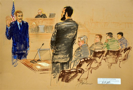 Omar Khadr ped váleným tribunálem v Guantánamu (25. íjna 2010)