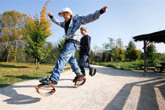 Soutící si mohli zaskákat jako klokani