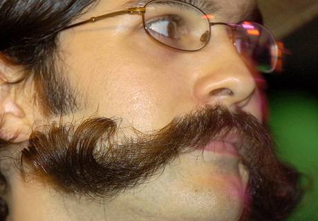 Jeden z astnk New York City Beard and Moustache Championships v roce 2006