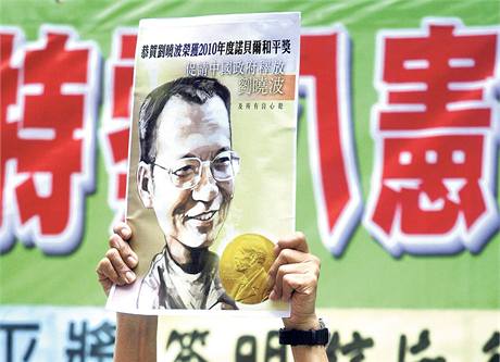 Svobodu pro Liou Siao-poa! Aktivista v Hongkongu d nskou vldu, aby pustila nositele Nobelovy ceny za mr.