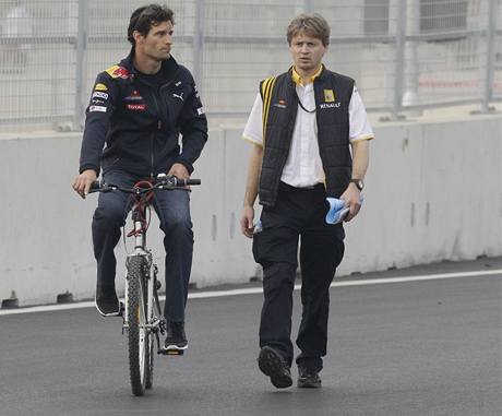 Mark Webber s kolegou na prohldce novho okruhu Yeongam v Koreji.