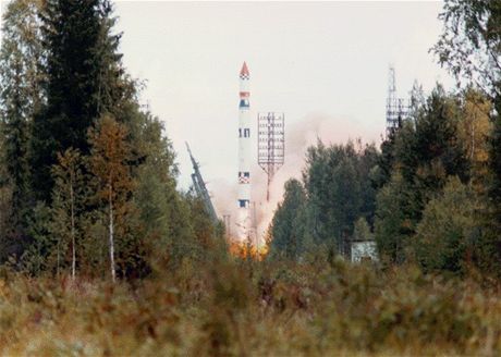 Start rakety Ciklon-3 s mteorologickou družicí  Meteor 3-5