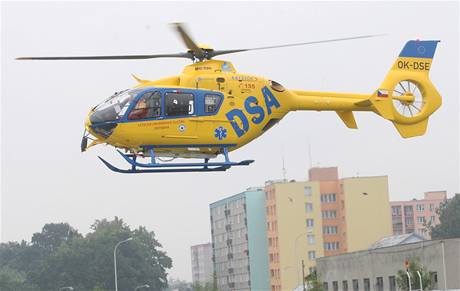 Rozen Avion Shopping Parku se boj obyvatel blzkho sdlit i piloti vrtulnk zchrann sluby.