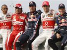 Zleva: Hamilton, Alonso, Webber, Button a Vettel. Pt adept na titul mistra svta 2010 ti závody ped koncem sezony a éf seriálu formule 1.