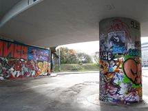 Legln plocha graffiti v oblasti praskho Tnova.