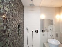 Mozaiky v koupelnách působí elegantním dojmem