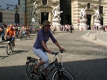 Vídní jezdí cyklisté i před prezidentským palácem