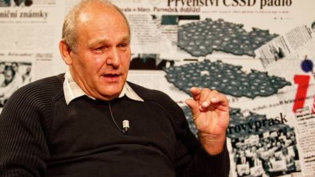 Poslanec a dopravní expert Stanislav Huml b�hem rozhovoru s Barborou Tachecí....