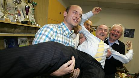 Bývalý hejtman Stanislav Juránek získal v druhém kole voleb do Senátu ve volebním obvodu Brno-m�sto nejvíce hlas� a získal tak senátorské k�eslo (23. �íjna 2010)