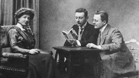 Sidonie Nádherná s bratry Janem a Charliem, rok 1909
