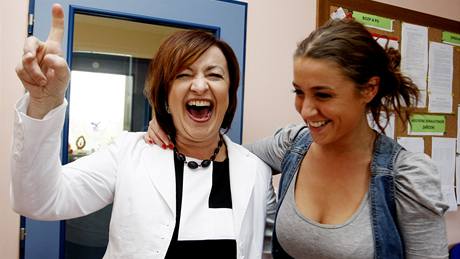 Milu�e Horská slaví s jednou ze svých dcer úsp�ch v senátních volbách