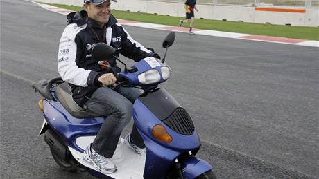 Rubens Barrichello na prohlídce nového okruhu Yeongam v Koreji.