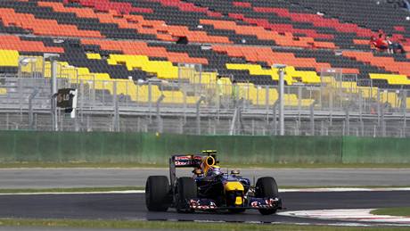 Mark Webber s vozem Red Bull pi druhém tréninku Velké ceny Koreje.
