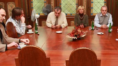 Sch�zka pravicových stran na radnici v Náchod�