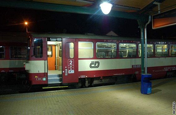 Přetopený vlak z Krnova do Opavy.