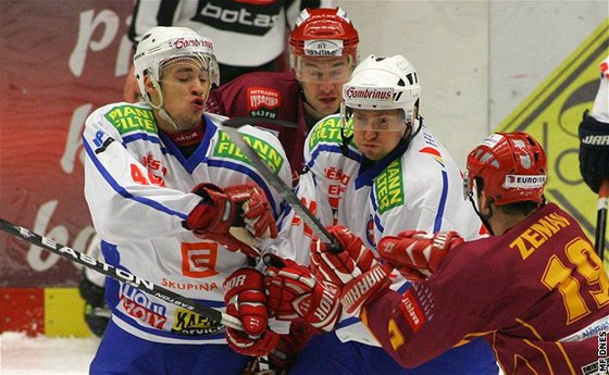 HOKEJOVÉ DERBY. Proti sob hrají Jihlava a Tebí.