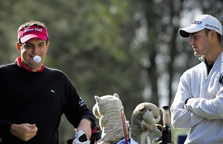 Martin Kaymer (vpravo) na Andalucia Valderrama Masters post svtov jedniky nezskal.