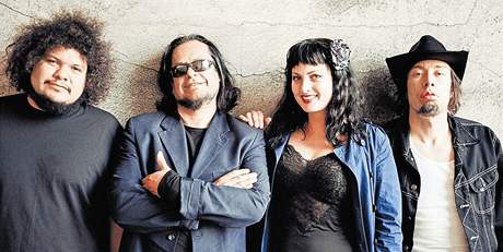 Tito & Tarantula, mexická formace se postarala o hudbu k filmm Desperado, Planeta teror i mnoha dalím. 