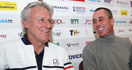 Björn Borg a Ivan Lendl (vpravo) na tiskové konferenci v Ostrav ped exhibicí Advantage Tennis ve vítkovické EZ Arén.