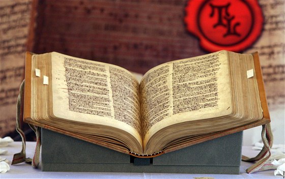 Věrných kopií památné pražské knihy vzniklo jen 22 kusů.
