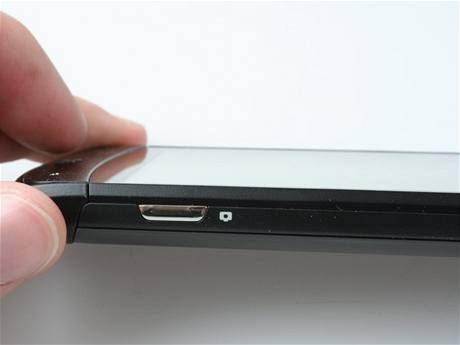 Recenze LG E900 detail