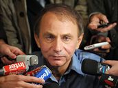 Michel Houellebecq po obdren Goncourtovy ceny v obleen novin