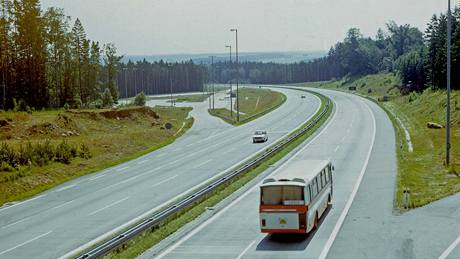 Poprvé vyjeli motoristé na dálnici D1 8. listopadu 1980.