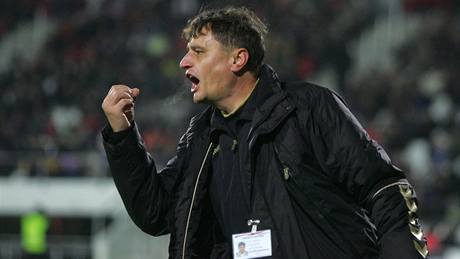 Jihlavský trenér Josef Vrzáek je zatím se svým týmem stoprocentní. Vedl jej dva zápasy a má dv výhry.