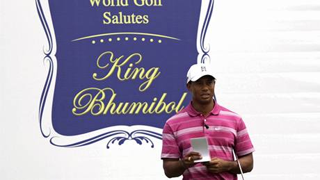 Tiger Woods na exhibiní Skins Game v Thajsku.