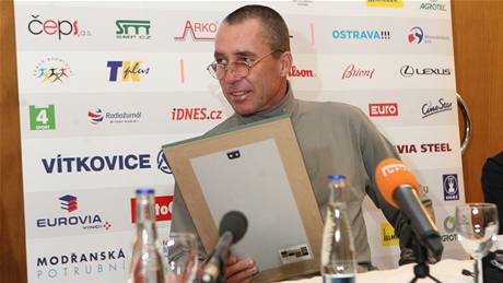 Ivan Lendl na tiskové konferenci v Ostrav ped exhibicí Advantage Tennis ve vítkovické EZ Arén.