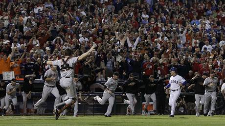 Baseballisté San Franciska Giants slaví triumf ve Svtové sérii.