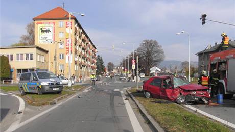 Felicie mla po sráce s nákladním autem natolik zdemolovanou pední ást, e idika zstala zaklínná v aut a museli ji vystíhat hasii.