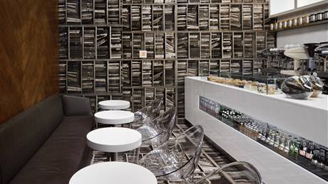 Kavárna s iluzí knihovny o velikosti 39 metr tvereních vyla majitele na pl milionu dolar
